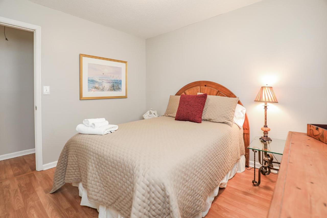 Spacious Home With Waterfront View-Welcome Pets Sneads Ferry Extérieur photo