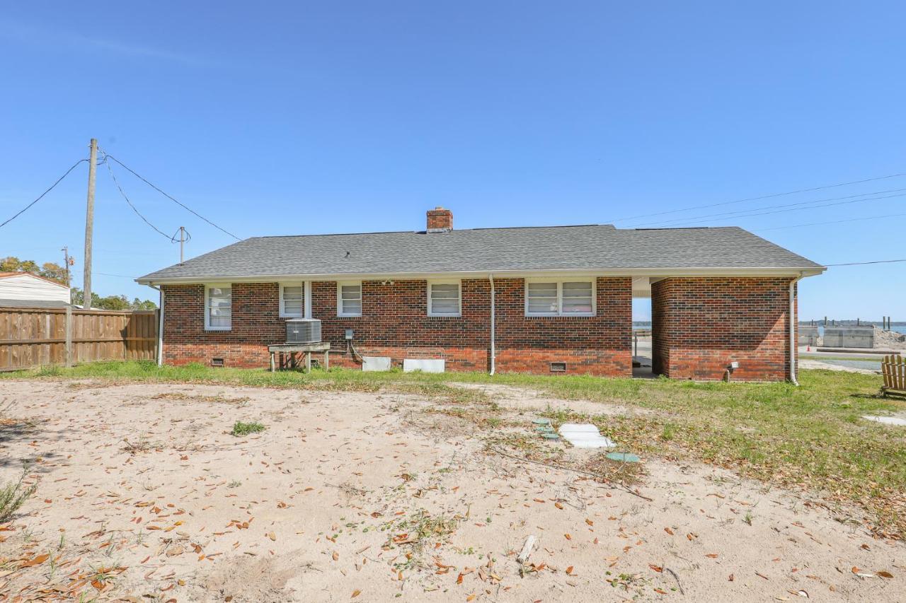 Spacious Home With Waterfront View-Welcome Pets Sneads Ferry Extérieur photo