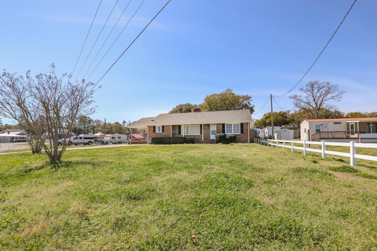 Spacious Home With Waterfront View-Welcome Pets Sneads Ferry Extérieur photo