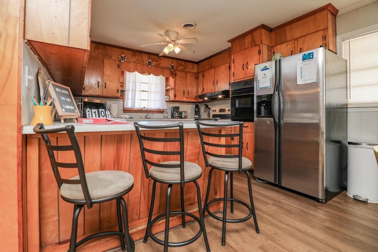 Spacious Home With Waterfront View-Welcome Pets Sneads Ferry Extérieur photo