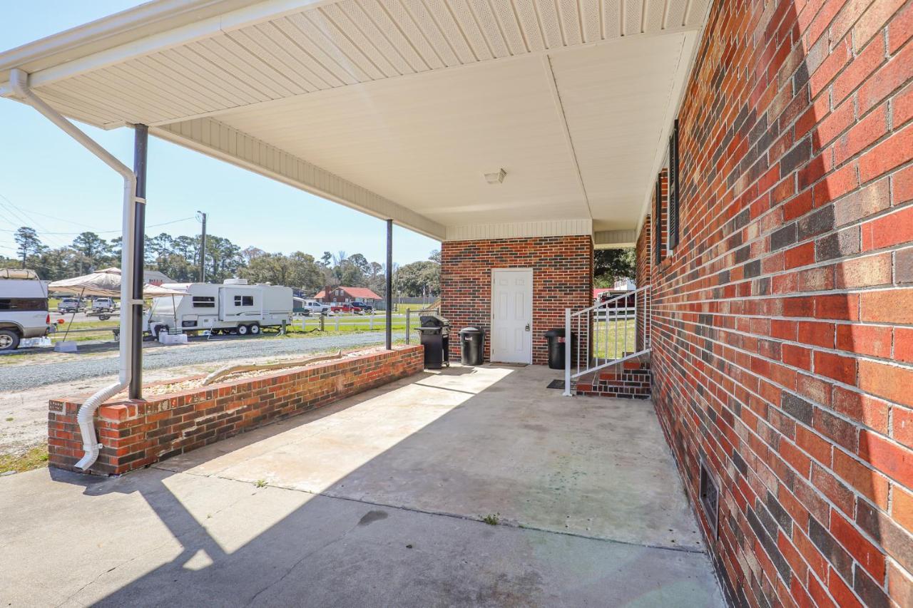 Spacious Home With Waterfront View-Welcome Pets Sneads Ferry Extérieur photo