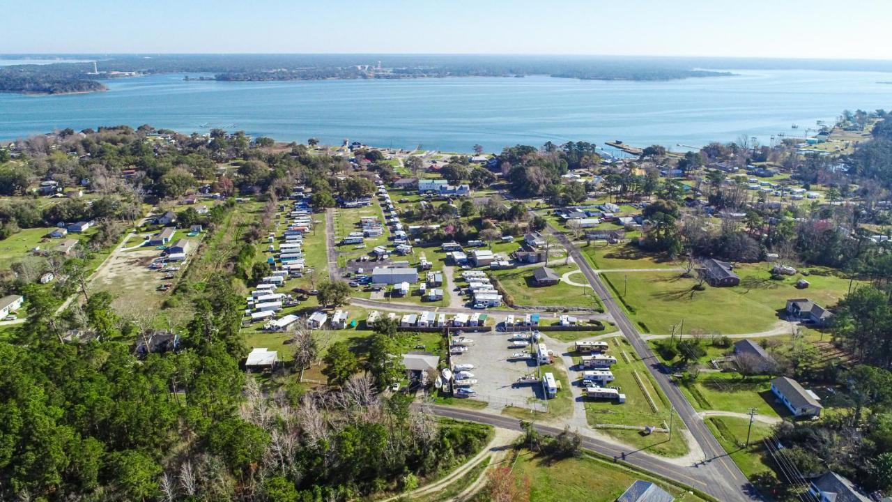 Spacious Home With Waterfront View-Welcome Pets Sneads Ferry Extérieur photo